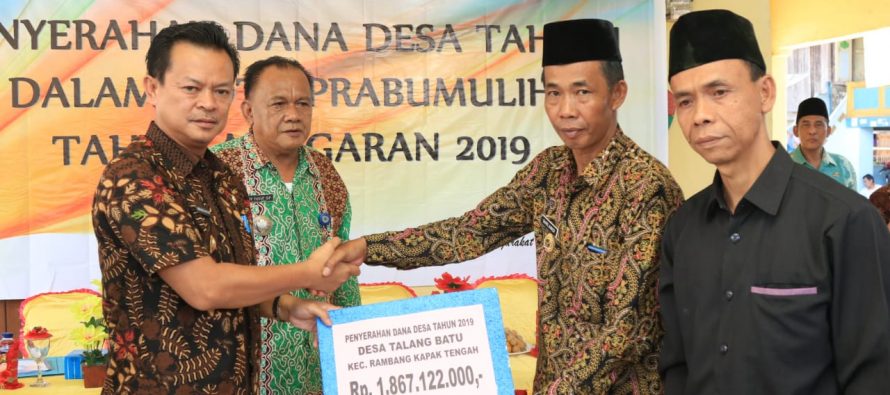 Wawako Serahkan Dana Desa Tahap I di Desa Talang Batu dan Rambang Senuling