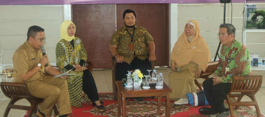TALK SHOW EKONOMI KREATIF PENGUSAHA MUDA KOTA PRABUMULIH DI PENDOPOAN RUMAH DINAS WALIKOTA PRABUMULIH