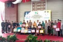 Walikota dan Kapolda Sumsel Serahkan Dana Triwulan di Pendopoan Rumah Dinas Walikota Prabumulih