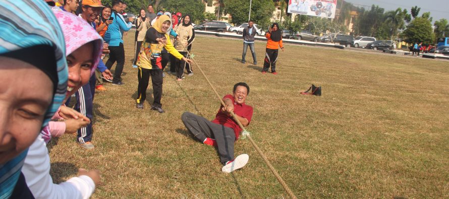 OLAH RAGA BERSAMA PEMERINTAH KOTA PRABUMULIH DALAM RANGKA MENYAMBUT HUT RI KE 74