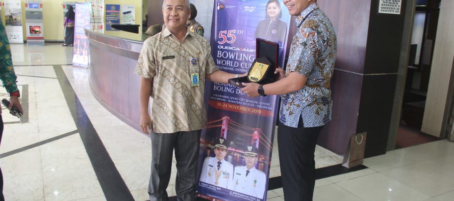Audiensi Diskominfo Provinsi Sumatera Selatan dengan Pemerintah Kota Prabumulih Terkait Kegiatan “55th QUBICA AMF Bowling World Cup 2019” di Ruang Kerja Sekretaris Daerah Kota Prabumulih.