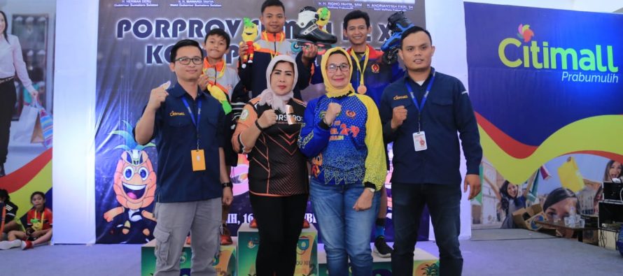 PENGALUNGAN MEDALI CABANG OLAHRAGA SEPATU RODA DI CITI MALL KOTA PRABUMULI