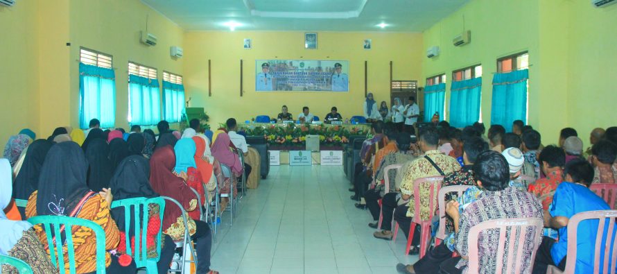 Walikota Serahkan Bantuan Sarana Usaha Kegiatan Peningkatan Kualitas dan Kuantitas Tenaga Kerja Mandiri Tahun 2019