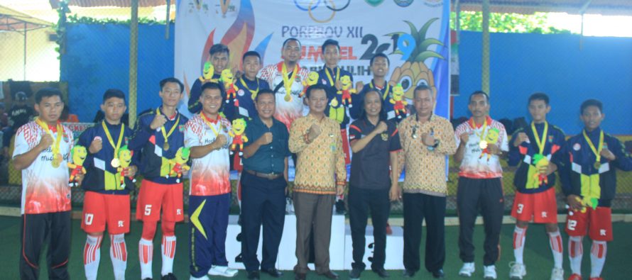 Penyerahan Medali Hockey porprov XII 2019