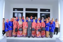 Wawako Buka Seminar Sehari bersama dr.Lula Kamal.M.Sc dalam rangka Peringatan Hari Ibu ke-91 di Kota Prabumulih