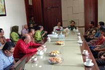 Walikota Terima Kunjungan Silaturahmi dan Penyerahan Piagam Penghargaan dari Bapak Uskup Keuskupan Agung Palembang