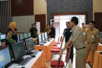 WALIKOTA MENINJAU TES CPNS KOTA PRABUMULIH DI RUMAH DINAS WALIKOTA PRABUMULIH