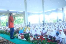 Pengajian Bulanan Bersama Ustad Riza Muhammad di Pendopoan Rumah Dinas Walikota Prabumulih