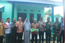 PENYERAHAN KUNCI BEDAH RUMAH KODIM 0404/MUARA ENIM BAPAK RASIKIN JL.ARU RT.03 RW.07 KEL.MUARA DUA KEC.PRABUMULIH TIMUR KOTA PRABUMULIH
