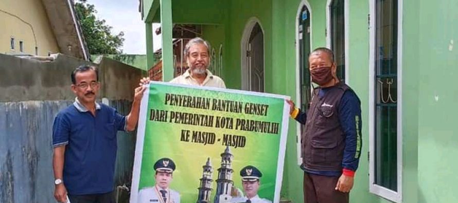 PEMERINTAH KOTA PRABUMULIH BANTU MESIN GENSET UNTUK MASJID.