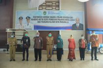 Penyerahan Grobak Dagang, Etalase Souvenir dan Rombong Motor Serta Pemberian Pinjaman Modal Usaha Bagi Pedagang Kuliner Kota Prabumulih