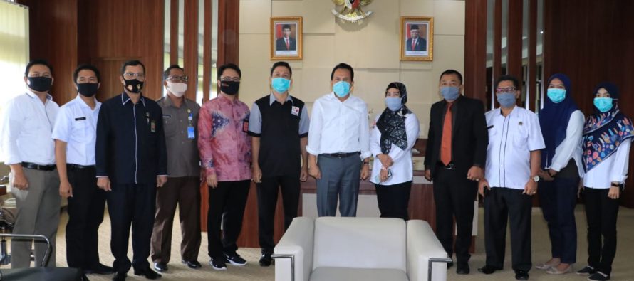 Penyerahan Sertifikat di daerah Patih Galung Kota Prabumulih