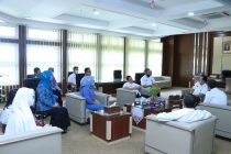 Walikota Kota Prabumulih Menerima Penyerahan Bantuan Dana Pendidikan BRI Peduli Dana Pendidikan