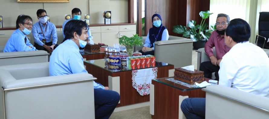 Audiensi Kepala Kantor Pelayanan Pajak Pertama Kota Prabumulih dengan Pemerintah Kota Prabumulih di Ruang Kerja Walikota Prabumulih