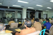 Rapat tindak lanjut hasil Evaluasi pendahuluan badan pemeriksa keuangan (BPK) terkait sistem pemerintah berbasis Elektronik (SPBE) di Pemerintah Kota Prabumulih di Ruang Rapat Lt.I Pemerintah Kota Prabumulih