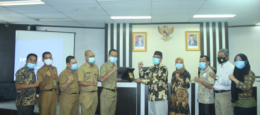 KUNJUNGAN KERJA KOMISI I DPRD KABUPATEN BANGKA TENGAH KE DINAS SOSIAL KOTA PRABUMULIH DALAM RANGKA STUDI BANDING TERKAIT PELAKSANAAN PROGRAM JARING PENGAMAN SOSIAL UNTUK MASYARAKAT YANG TERKENAL DAMPAK COVID-19 di RUANG RAPAT Lt.I PEMERINTAH KOTA PRABUMULIH