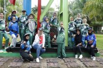 Pangdam dan rombongan golf. Ibu Pangdam gowes di Komplek Pertamina.