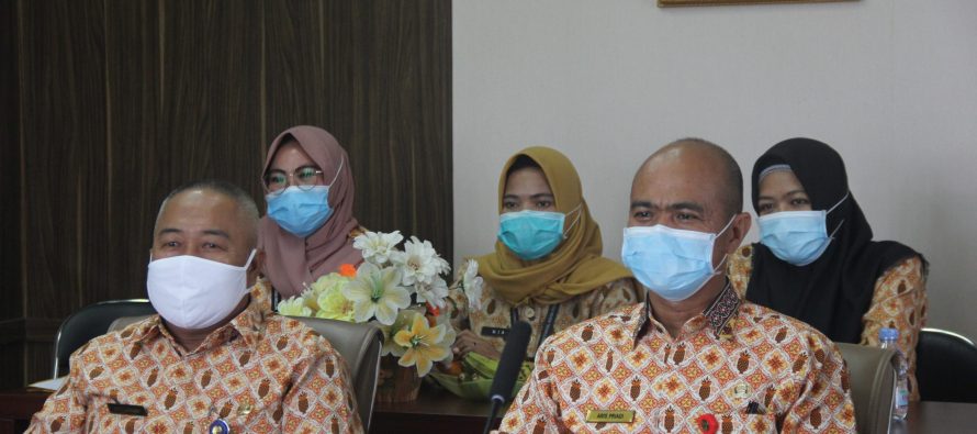 VIDCON Webinar APEKSI, Nodeflux dan Huawei dengan Topik Pembahasan “Pemanfaatan Teknologi AL Computer Vision Guna Menunjang Implementasi Protokol Kesehatan Covid – 19 di Daerah” di Ruang Rapat Asisten Pemerintah Kota Prabumulih