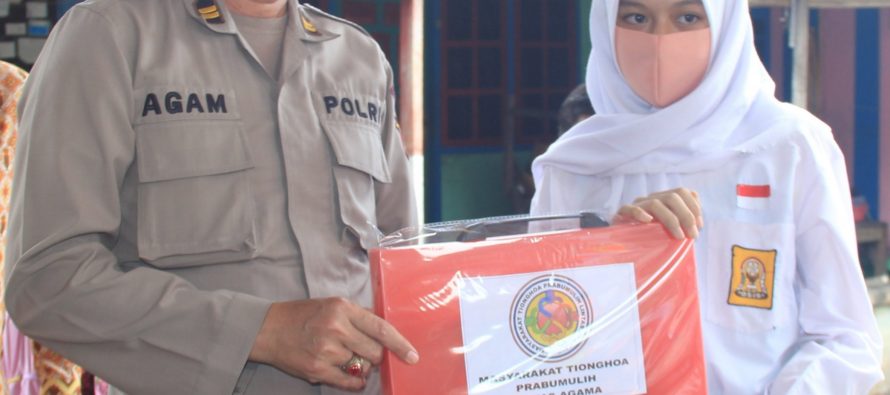 Peresmian Bedah Rumah, Penyerahan Bantuan Sembako dan Alat Tulis Pelajar