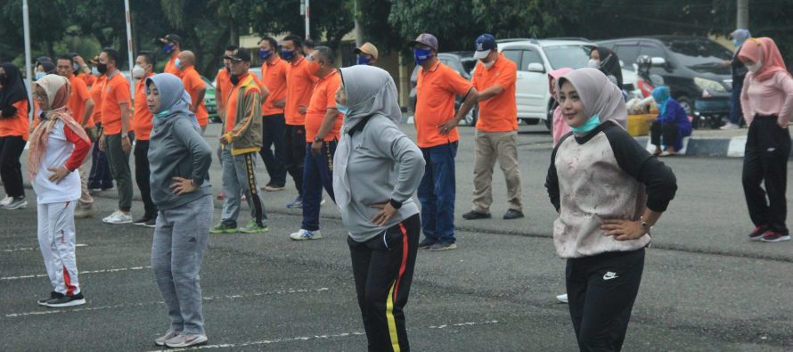 SENAM BERSAMA DI HALAMAN PEMKOT PRABUMULIH