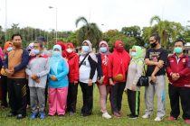 Senam Bersama dan Peyerahan Bibit Buah dari PT. Pertamina