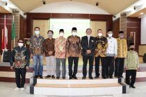 Memperkokoh Ke-Islaman dan Ke-Indonesiaan.