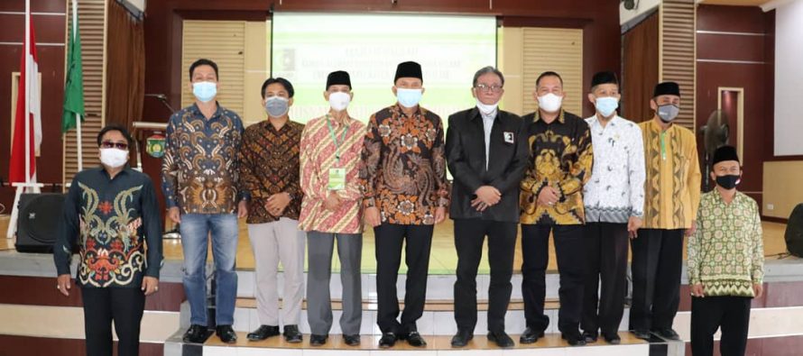 Memperkokoh Ke-Islaman dan Ke-Indonesiaan.