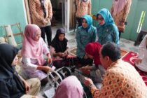 Kunjungan ke Rumah Busana Riady sentra tenun serat daun nanas