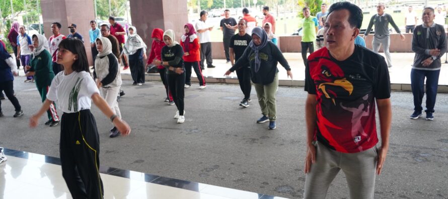 Senam Bersama Sridevi di Halaman Kantor Pemkot Prabumulih