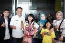 Penyambutan Kedatangan Sri Devi Sang Juara D’Academy 5 di Halaman Kantor  Pemerintah Kota Prabumulih