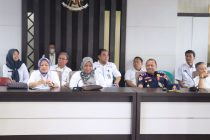 Rapat Membahas Persiapan Kunjungan Kerja Wakil Menteri Pertanian dalam Rangka Budidaya Tanaman Nanas di Kelurahan Karang Jaya Kota Prabumulih.