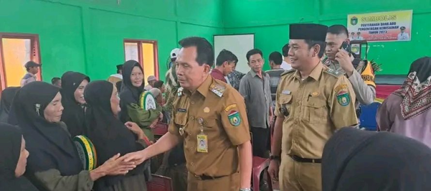 Penyerahan Alokasi Dana Desa Tahun 2023 di Desa Karang Bindu