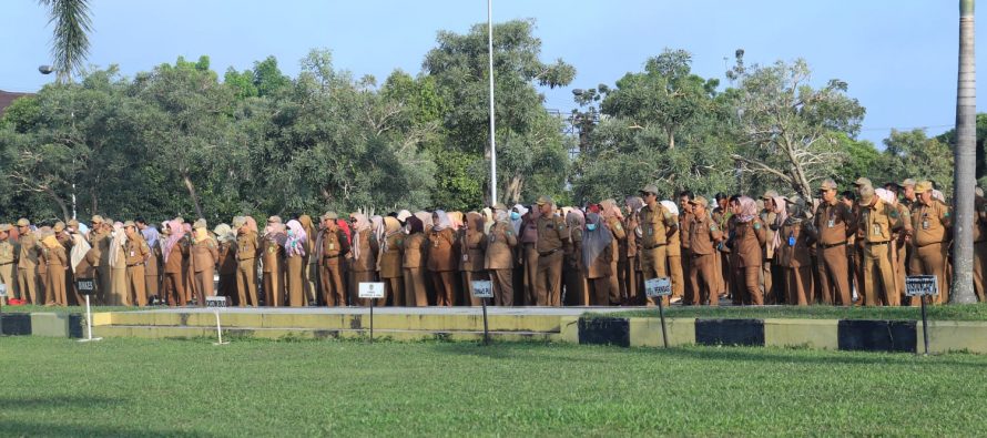 apel mingguan yang dilaksanakan di halaman kantor Pemerintah Kota Prabumulih