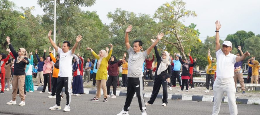 Walikota dan Wakil Walikota Prabumulih Lakukan Senam Rutin Tiap Jumat Bersama Para Jajaran  Pemerintah Kota Prabumulih