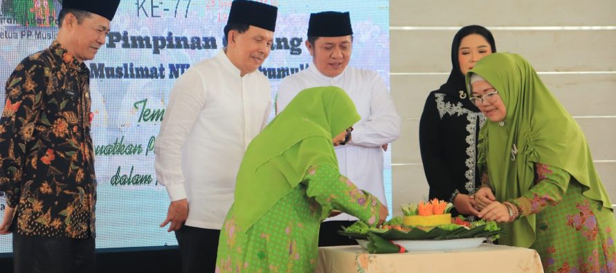 Gubernur Sumatera Selatan H. Herman Deru, SH, MM Hadiri Kegiatan Harlah Muslimat NU ke-77 dan Halal Bihalal yang Dilaksanakan di Pendopoan Rumah Dinas Walikota Prabumulih
