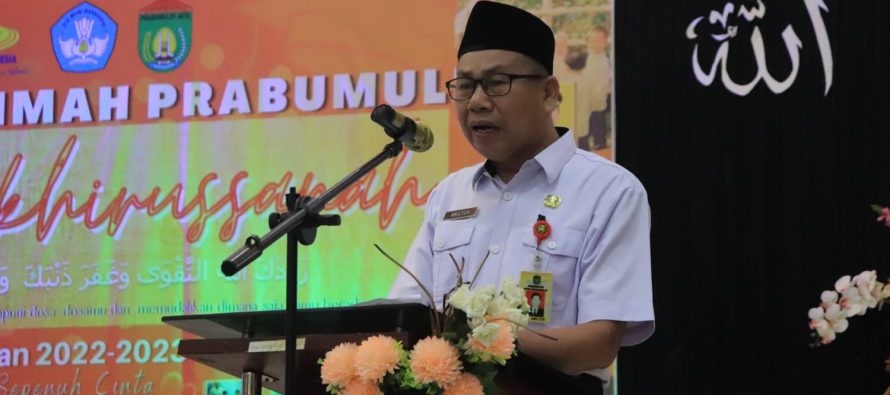 Asisten III Kota Prabumulih Bapak Drs. Amilton Menghadiri kegiatan Haflah Akhirussanah Angkatan Ke XI SD IT Ishlahul Ummah Prabumulih