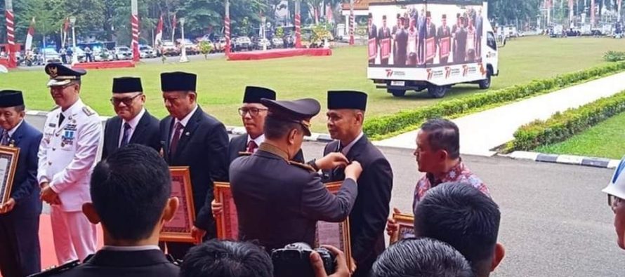 HUT BHAYANGKARA KE 77 DI GRIYA AGUNG PALEMBANG SEKALIGUS PENERIMAAN PENGHARGAAN DARI KEPALA KEPOLISIAN DAERAH SUMATERA SELATAN