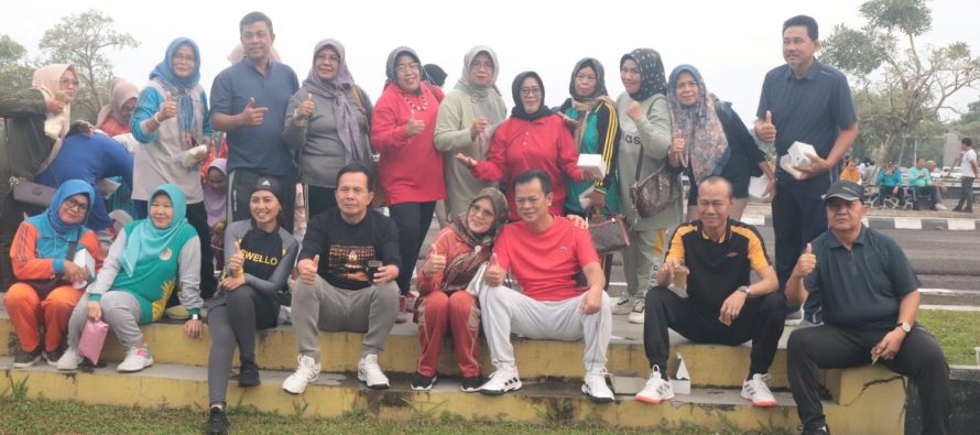 RUTINITAS SENAM PAGI DI HALAMAN KANTOR PEMKOT PRABUMULIH.