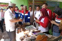 WALIKOTA PRABUMULIH HADIR DALAM PEMBUKAAN PELATIHAN EKONOMI KREATIF PENGELOLAAN DAUN NANAS