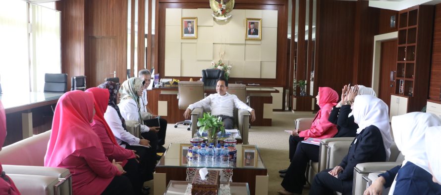 WALIKOTA PRABUMULIH TERIMA AUDIENSI PERKUMPULAN PENYELENGGARA JASABOGA INDONESIA (PPJI) KOTA PRABUMULIH