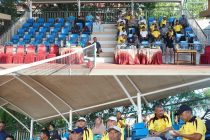 WALIKOTA PRABUMULIH MENGHADIRI LANGSUNG PERTANDINGAN PERSAHABATAN CLUB TENIS POLIGON PALEMBANG DENGAN PEMERINTAH KOTA PRABUMULIH