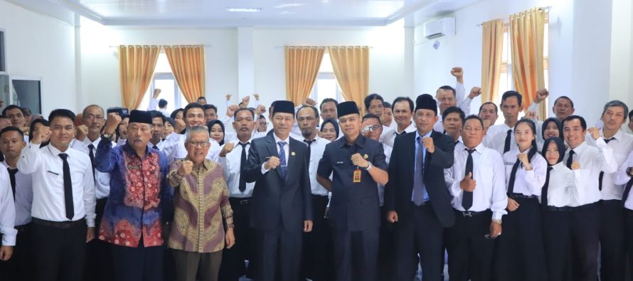 Pelantikan/Pengambilan Sumpah dan Penyerahan SK Pegawai PDAM Tirta Prabujaya Kota Prabumulih