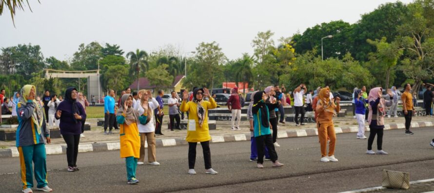 Senam Pagi Jumat di Halaman Kantor Pemerintah Kota Prabumulih