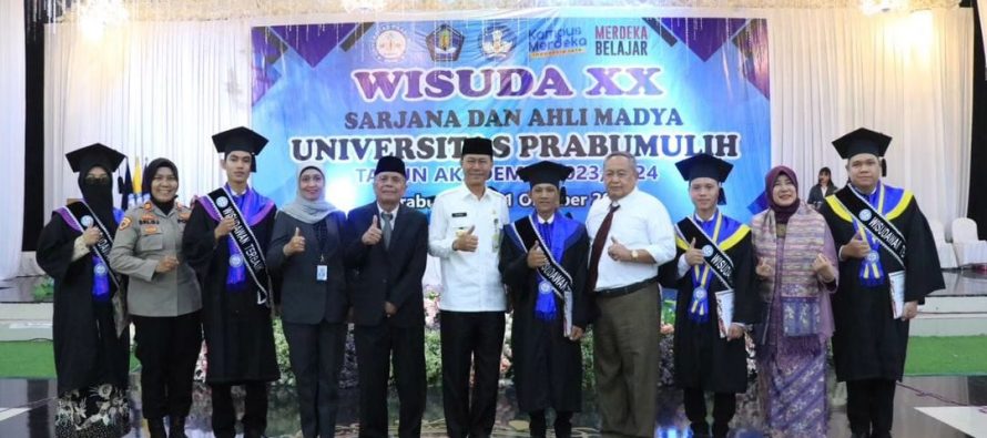 Wisuda ke-20 Universitas Prabumulih di Hall Siang Malam Prabumulih