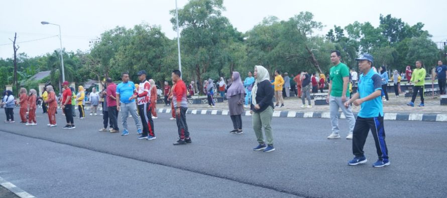 Gerakan Masyarakat Hidup Sehat Senam di Halaman Pemerintah Kota Prabumulih