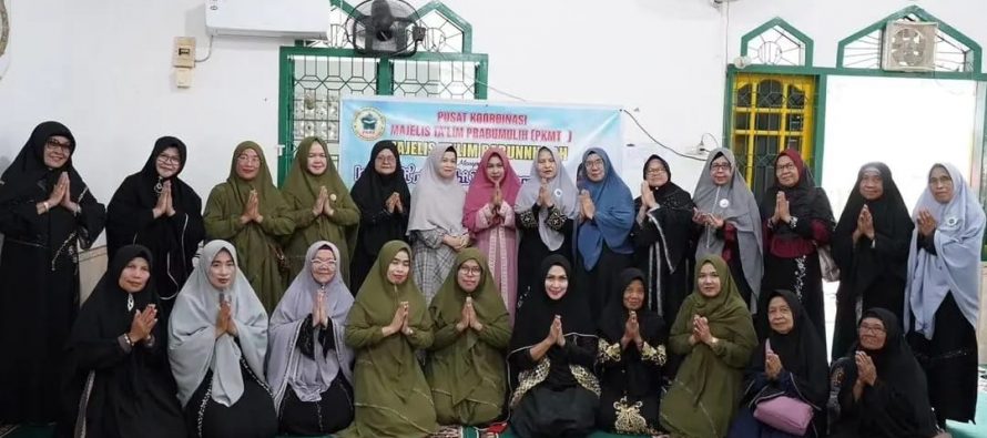 Majelis Taklim Kecamatan Prabumulih Utara menggelar pengajian bulanan di Masjid Babunikmah Wonosari,