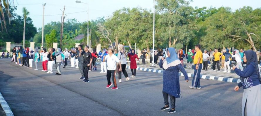 Senam Rutin di Halaman Pemerintah Kota Prabumulih