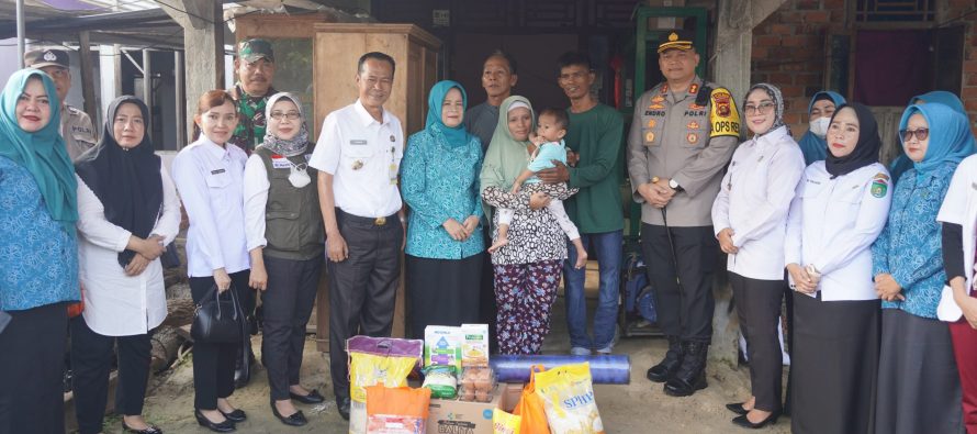 Percepat Penurunan Stunting Pj Walikota Prabumulih Tinjau dan berikan bantuan.