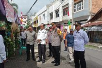 Penjabat Walikota Prabumulih H. Elman, ST, MM melakukan Monitoring di beberapa Tempat Pemungutan Suara (TPS) Kota Prabumulih