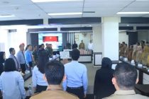 Penjabat Walikota Prabumulih H. Elman ST, MM memberikan penghargaan kepada Kejaksaan Negeri Kota Prabumulih.